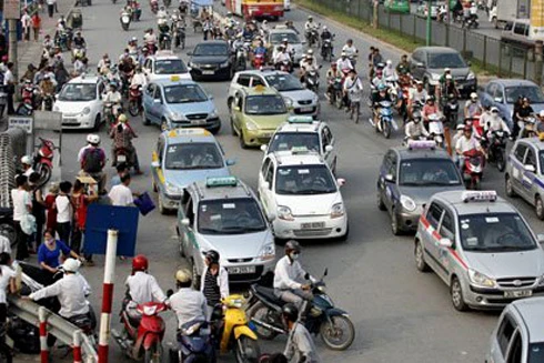 Hà Nội "ngạt thở" với 3.000 taxi ngoại tỉnh 