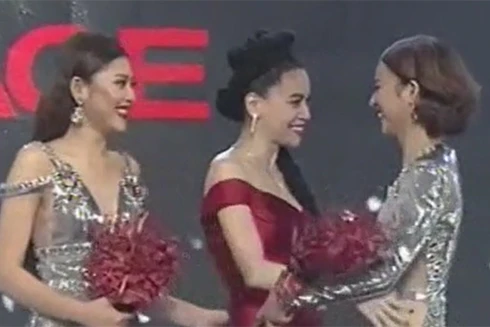 Phí Phương Anh trở thành quán quân The Face 2016