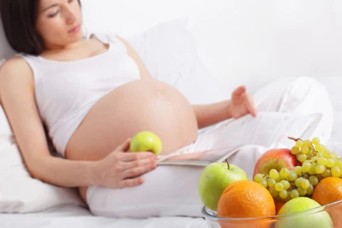 Mẹ ăn trái cây, con thông minh hơn