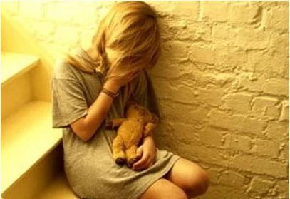 Bé gái 10 tuổi bị lái xe nhà trường quấy rối tình dục