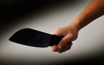 Nửa đêm cháu trai lẻn vào nhà khống chế, cưỡng hiếp cô