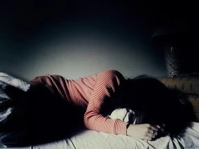 Vợ vắng nhà, chồng đốn mạt “làm bậy” với con