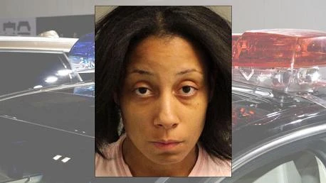 Mẹ bỏ con ở bãi đỗ xe để đánh bạc