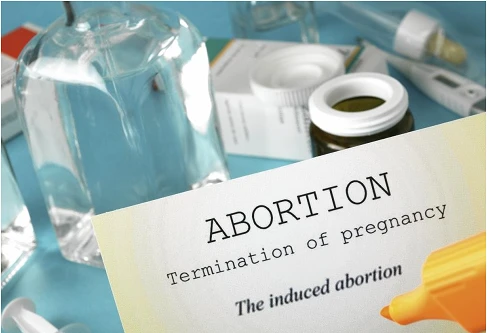 Ngồi tù vì cho con gái tuổi teen uống thuốc phá thai