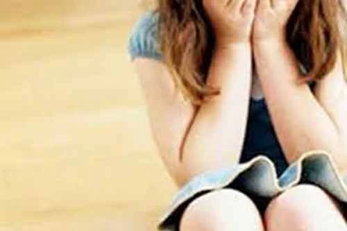 Ông già gần 60 bị bắt vì nghi sàm sỡ bé gái 9 tuổi