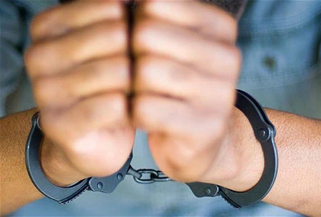 Hiếp dâm trẻ 14 tuổi, dọa tung ảnh khỏa thân để bịt miệng