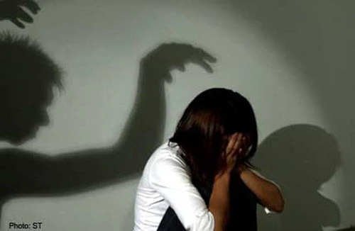 Bắt giam người cha đồi bại hiếp dâm con gái