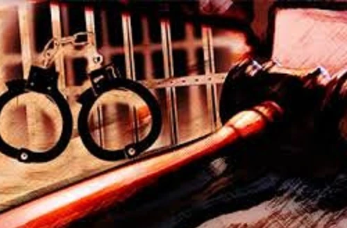 Bà ngoại nhẫn tâm bán cháu gái vào “động quỷ”