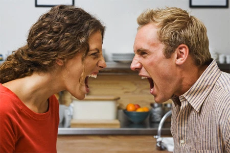 Thường xuyên tranh cãi dễ gây chết sớm