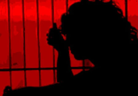 Bị đánh, vợ gọi nhân tình tới giết chồng