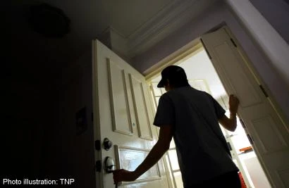 Hẹn hò qua Facebook, nữ y tá bị giam giữ làm nô lệ tình dục