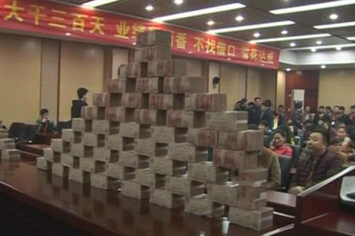 Thưởng cho nhân viên giỏi gần 5 tỷ đồng