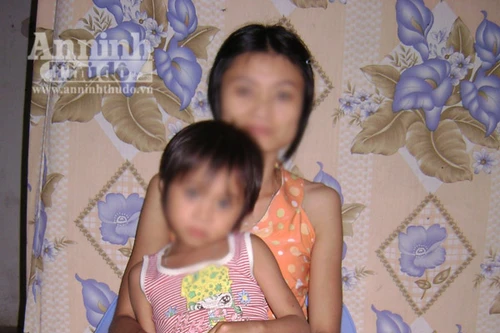 Cô gái bệnh phong vượt qua "bão" dư luận để có con