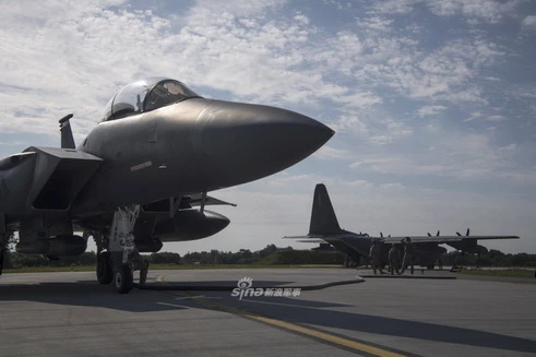 [ẢNH] Mỹ gây áp lực cực lớn lên Nga khi triển khai F-15E cách biên giới chỉ 230 km