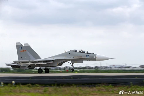 [ẢNH] Trung Quốc "bẻ khóa" thành công tiêm kích đa năng Su-30MK2, hướng tới Su-35SK