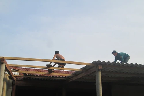 Hà Tĩnh: Lốc xoáy làm tốc mái 269 ngôi nhà