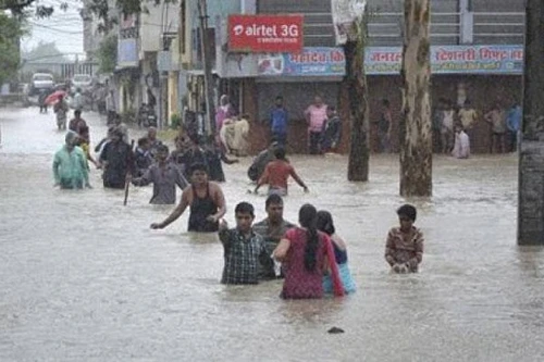 Lũ lụt ở Ấn Độ, 170.000 người phải sơ tán