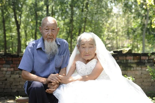 Cặp vợ chồng 103 tuổi kỷ niệm 80 năm ngày cưới