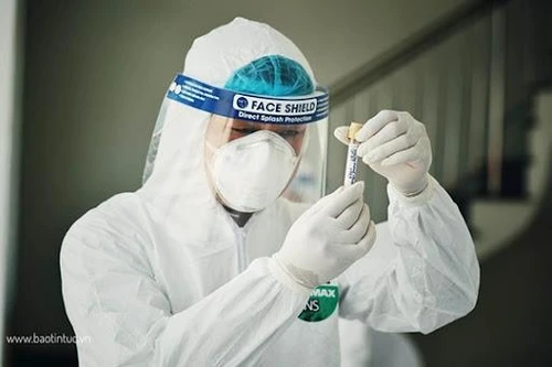 [Tin nhanh tối 25-7-2021] Khởi tố vụ lái xe đường dài lây Covid-19 cho con trai