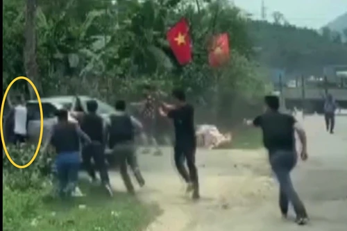 [Video] Hồi hộp xem cảnh sát nổ súng cảnh cáo, bắt ‘nóng’ kẻ vận chuyển ma tuý