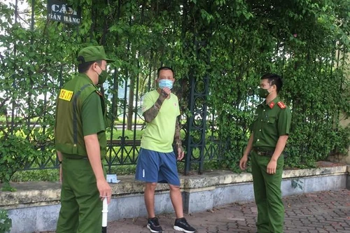 Công an quận Hai Bà Trưng xử phạt 81 trường hợp vi phạm phòng chống dịch Covid-19