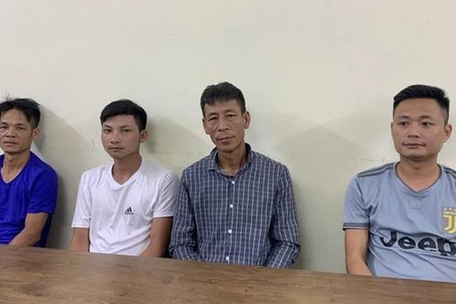 [Tin nhanh sáng 7-5-2021] Nhóm người nhập cảnh trái phép ẩn mình trong cốp ôtô