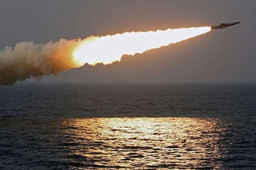 [ẢNH] Tàu ngầm hạt nhân Nga vừa phóng tên lửa 'sát thủ diệt tàu sân bay' gần Bắc Cực