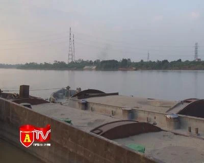 Đấu tranh quyết liệt với "cát tặc"