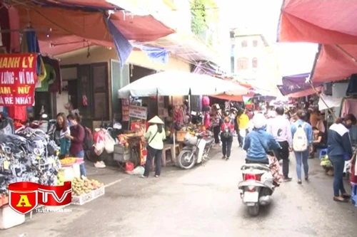 Tiểm ẩn nguy cơ cháy từ chợ sinh viên 