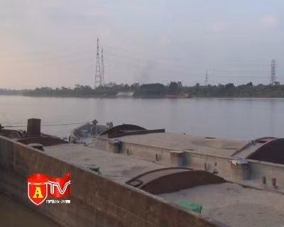 Đấu tranh quyết liệt với "cát tặc"