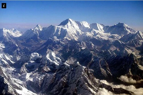Đỉnh Everest chuyển hướng sau động đất ở Nepal