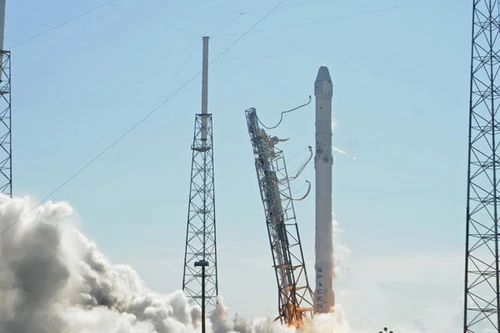 Tàu SpaceX Dragon nổ tung sau 3 phút rời bệ phóng