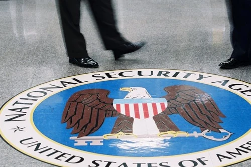 An ninh Mỹ lo sốt vó vì nhân viên… mê xem sex