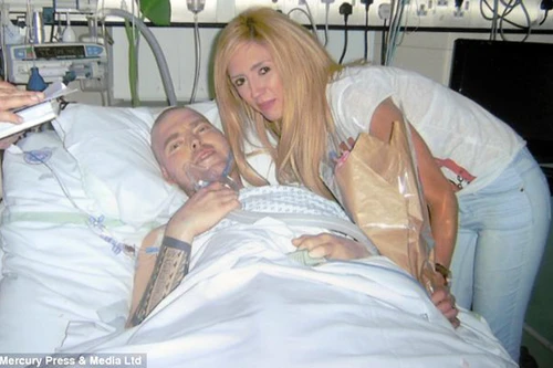 Cưới trên giường bệnh, 4 tiếng trước khi lìa đời