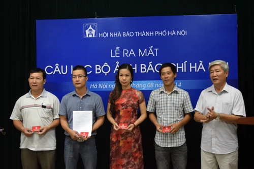 Ra mắt Câu lạc bộ phóng viên ảnh Hà Nội