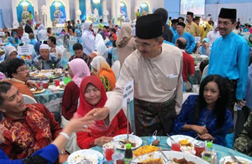 Hậu trường đám cưới “khủng” 130.000 thực khách ở Malaysia: Điều tra ra manh mối