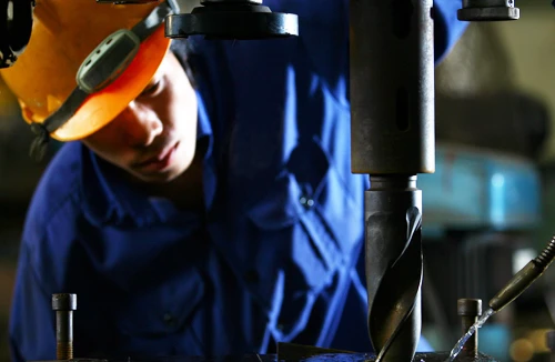 Thiếu cả thầy lẫn thợ 