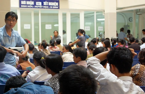 Chấm dứt quá tải bệnh viện: “Tiên lượng” mịt mờ 