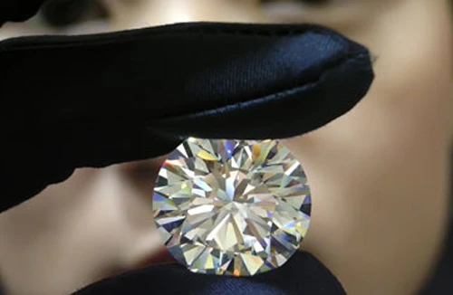 Nuốt kim cương để trộm cắp