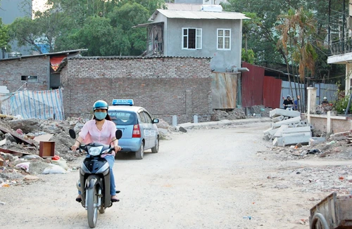 Cấp phép xây dựng nhà trong khu quy hoạch “treo”: Dân chờ từng ngày 