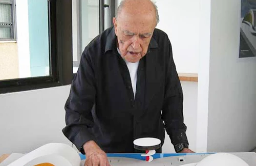 Vĩnh biệt “Vua đường cong” 