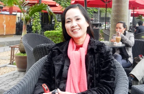 NSND Lan Hương… sau “cánh gà” 