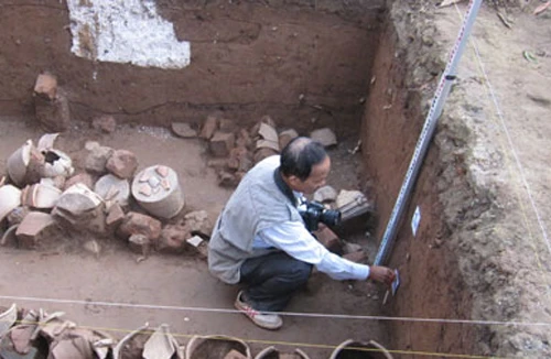 Phát hiện kiến trúc lạ tại đền Voi Phục: Chưa thể lý giải! 