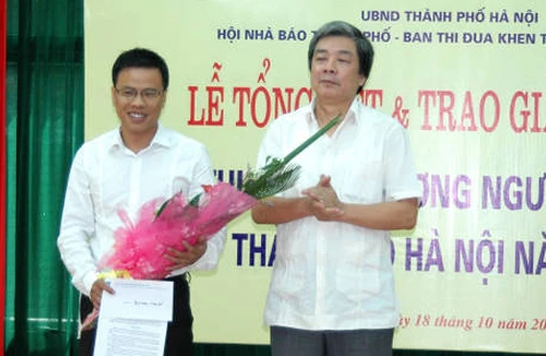 Phóng viên Báo An ninh Thủ đô đoạt giải Nhất cuộc thi viết về gương “Người tốt, việc tốt” TP Hà Nội năm 2012