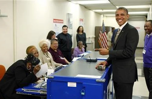 Tổng thống Mỹ đi bỏ phiếu sớm 