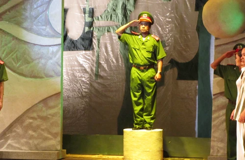 Bức tranh lãng mạn về người chiến sỹ 