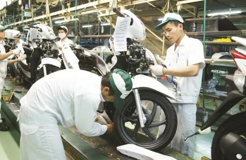 Sản xuất tăng, hàng bán nhiều... vẫn kêu lỗ