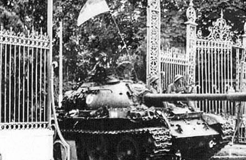 Xe tăng 390 - Những chiến công huyền diệu 