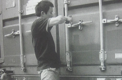 “Mổ” container ra tiền tỷ 