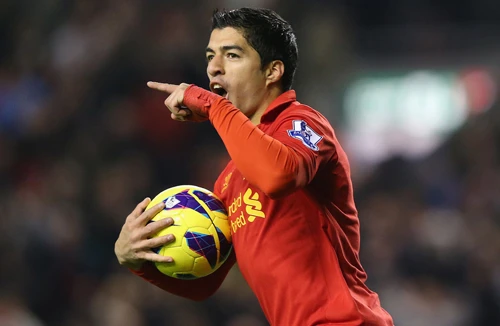 Man City bị Suarez “hút hồn” 